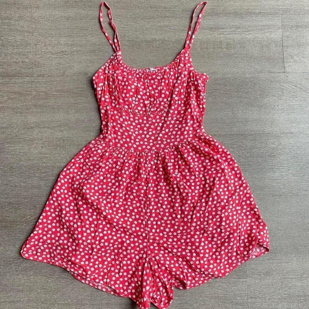 XS Hollister Flower red‎ romper with cutout back 1072